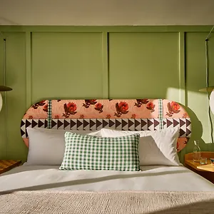 Hotel Wayfinder Waikiki - Voted 10 In Hawaii!